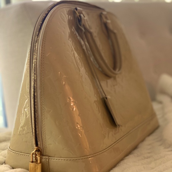 Louis Vuitton Alma Monogram Vernis PM Galet Nude - Picture 3 of 5